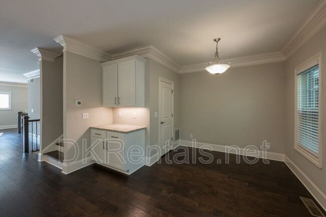 Building Photo - 921 Hickory Leaf Ct SE