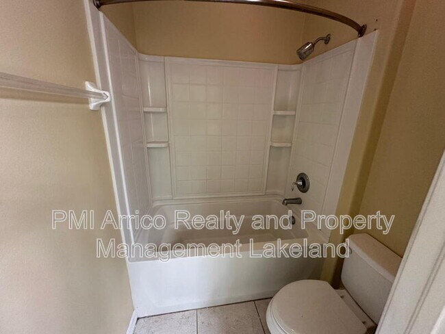 Building Photo - 3774 Hampton Hills Dr