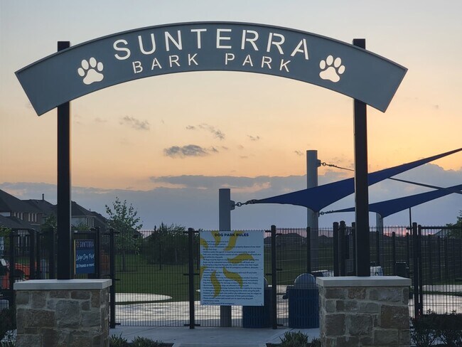 Building Photo - 3061 Avenida Sonoma Dr