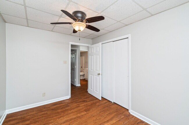 Building Photo - 2751 Jersey Ave