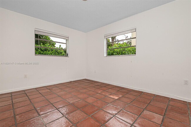 Building Photo - 309 Bird Rd