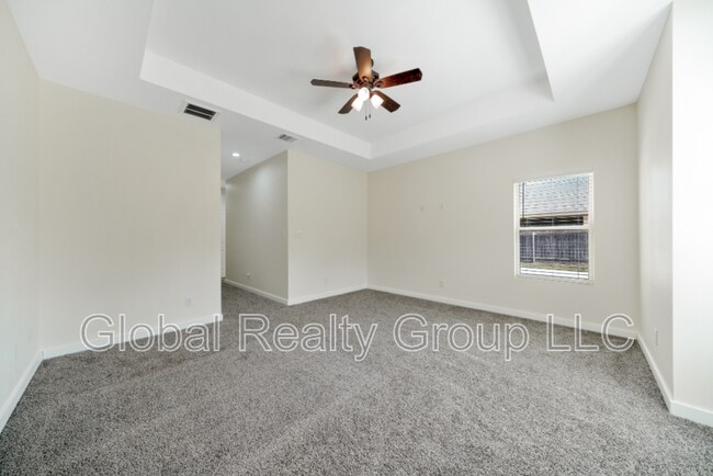 Building Photo - 2675 Fairwood Dr