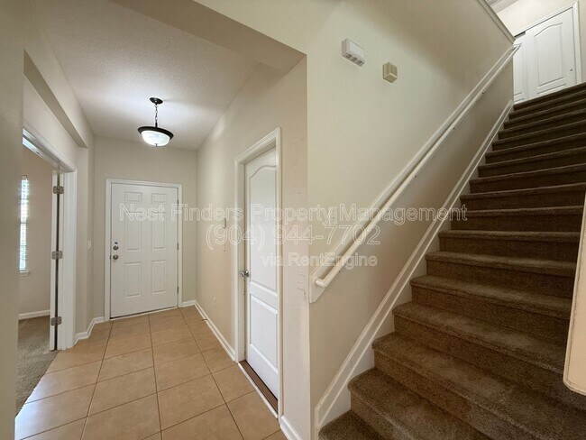 Building Photo - 145 Woodfield Ln
