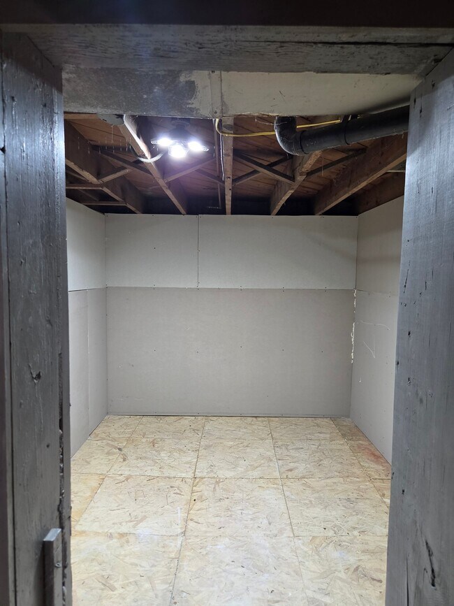 Building Photo - 5272 Fieldcrest Dr