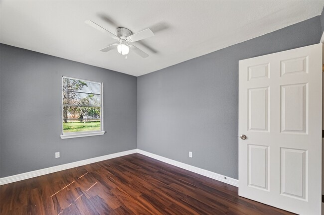 Building Photo - 3807 Love St