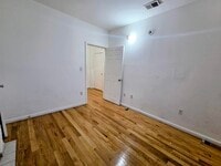 Building Photo - 162 Tonnelle Ave