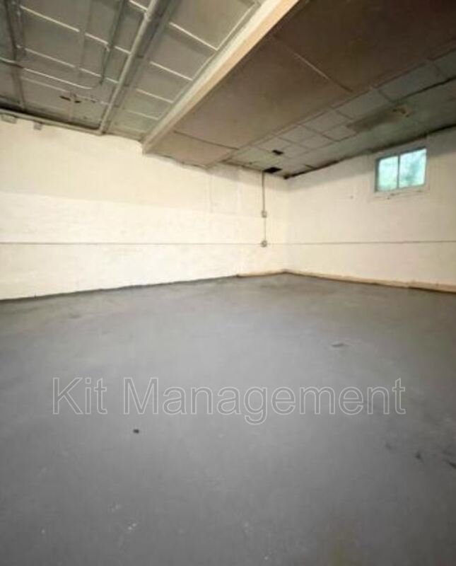 Building Photo - 828 Toronto Ave