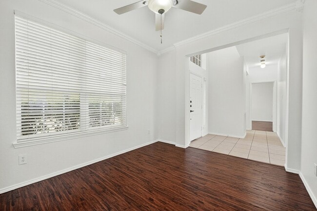 Building Photo - 1006 Hidden Creek Dr