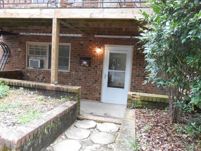 Building Photo - Welcome home! Available late July Ransom Street One Bedroom