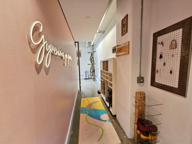 Building Photo - 80 Vine St