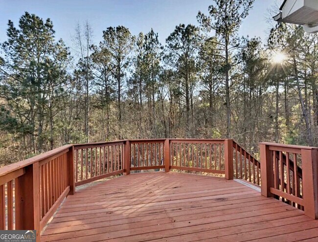 Building Photo - 564 Edgefield Way