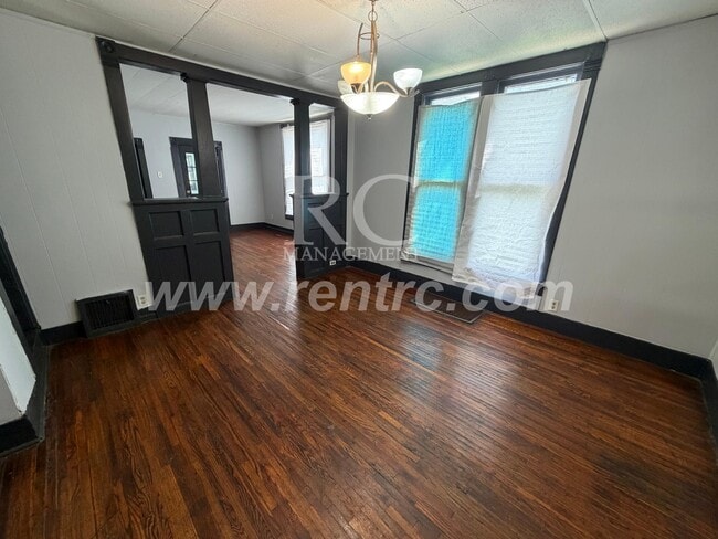 Building Photo - 314 Porter-