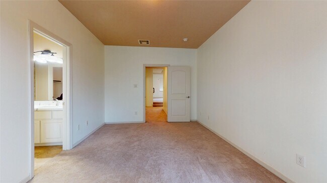 Building Photo - 18814 Cove Vista Ln