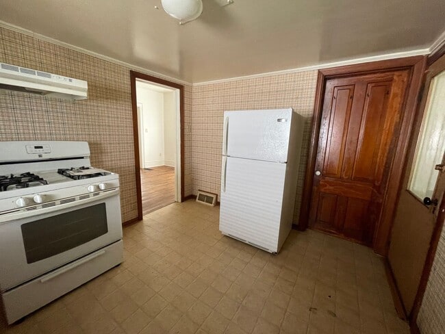 Building Photo - 1-BR Home in Elkhart Across from Weston Park