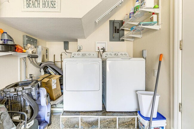 Building Photo - 1333 Nettles Blvd