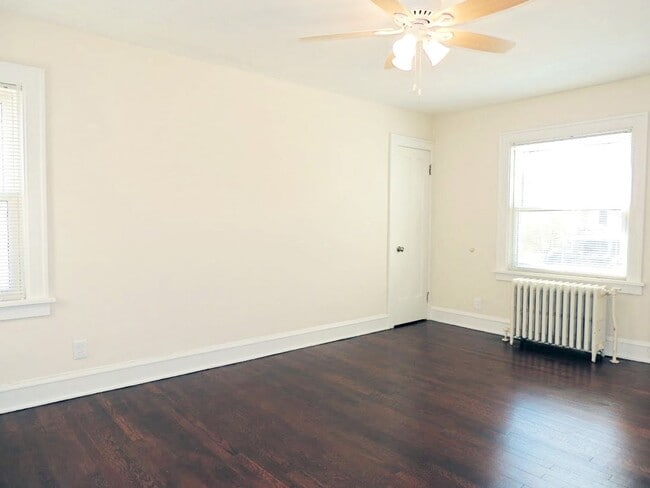 Building Photo - 4 Bed - 1.5 Bath Colonial for Rent in Euclid!