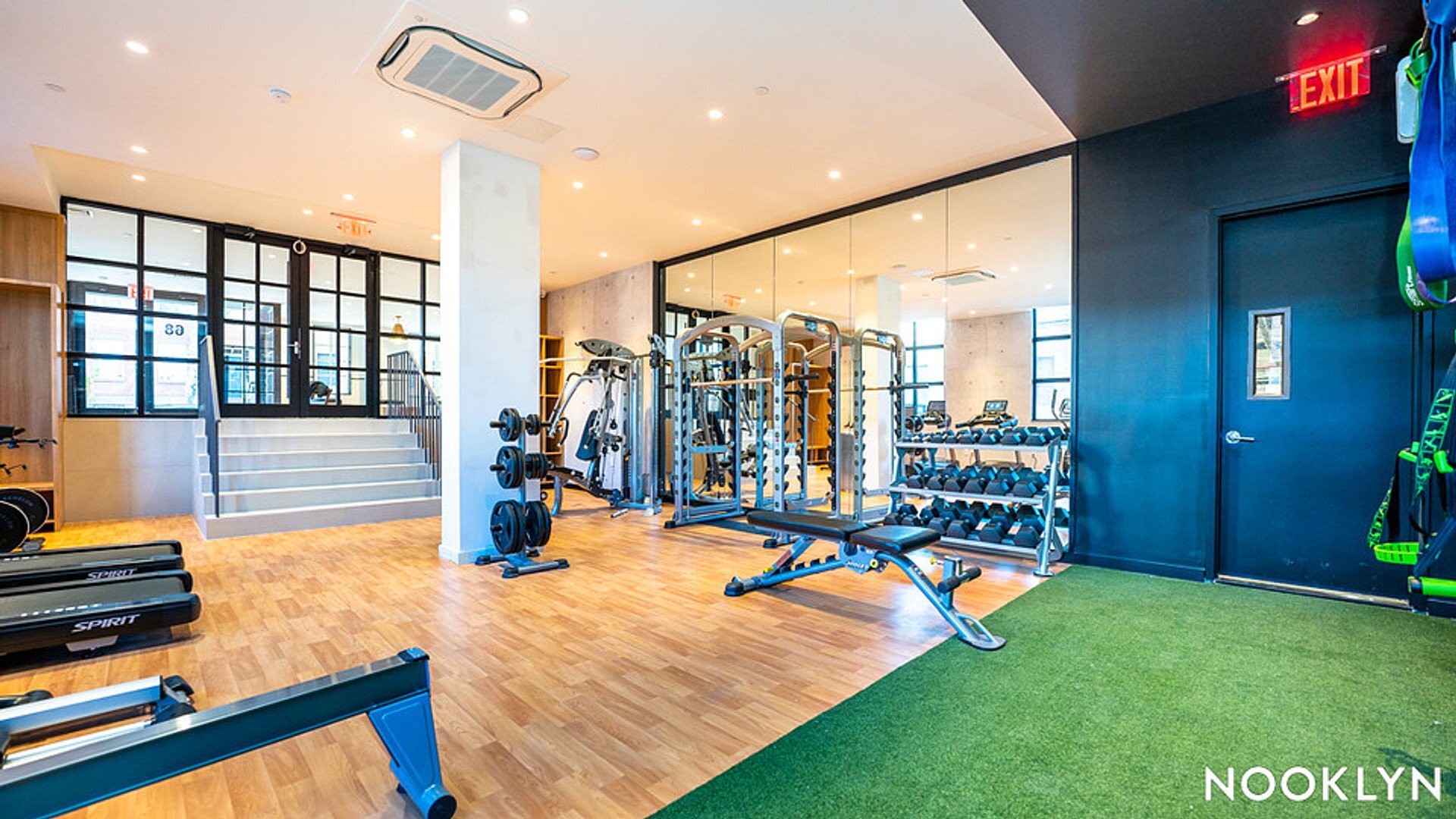 Building Photo - 68 Gold St