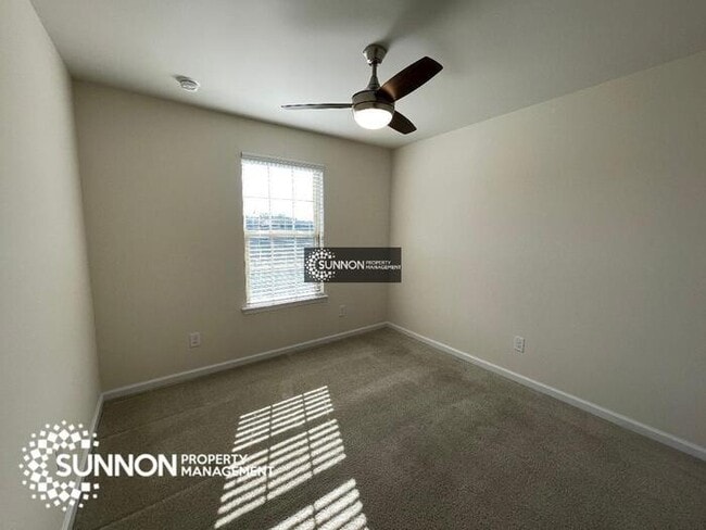 Building Photo - Beautiful 3-story End Unit in City Park!