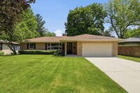 Building Photo - 152 Crestwood Dr