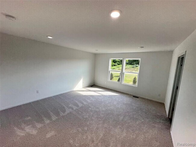 Building Photo - 4881 Marquette Dr