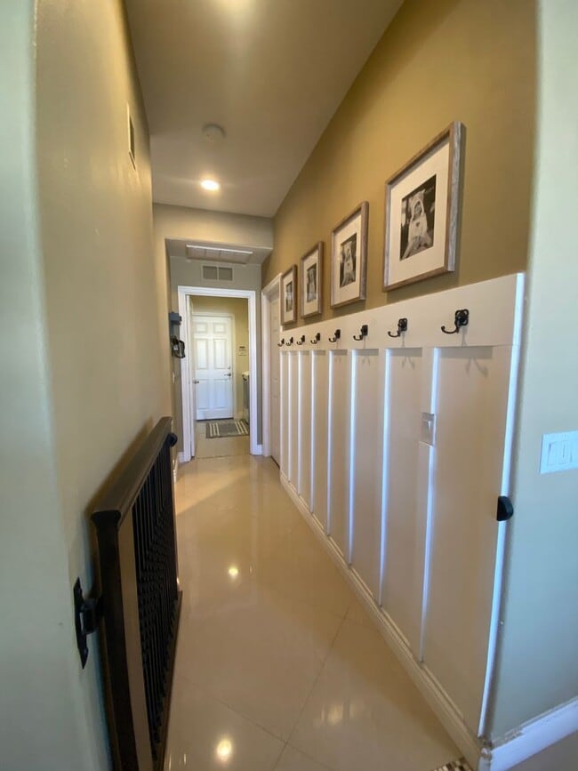 Building Photo - 14660 Meadowsweet Dr