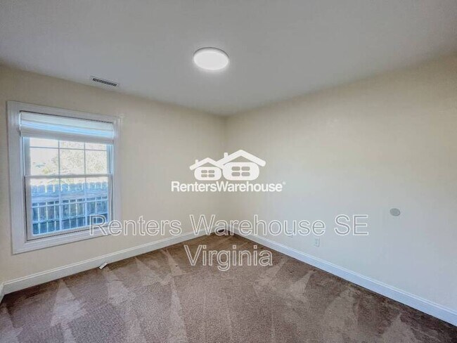 Building Photo - 100 Burnetts Ct