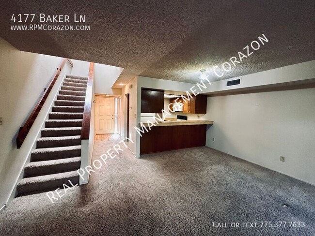 Building Photo - Spacious 2 bedroom apartment w/ A/C, washe...