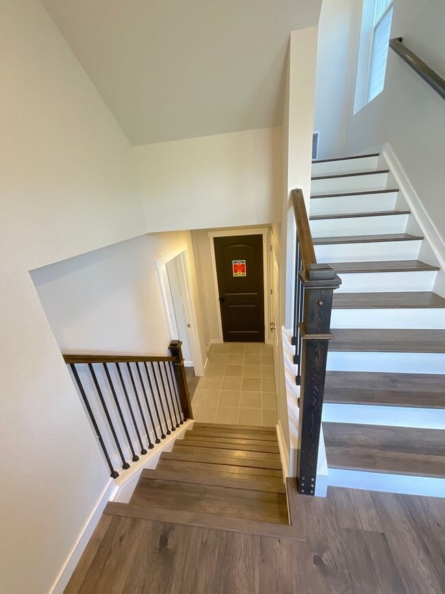 Building Photo - 4 Bedroom Home Available Near E Woodmen Rd & Rangewood Dr!