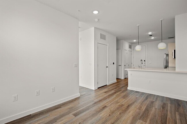 Building Photo - 6324 N Lamar Blvd