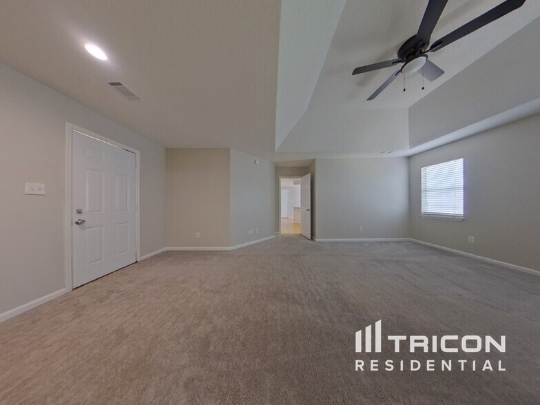 Building Photo - 4161 Saddle Horn Dr