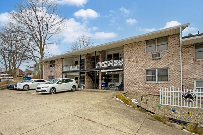 Building Photo - Autumn Manor Apartments – Doylestown, Ohio