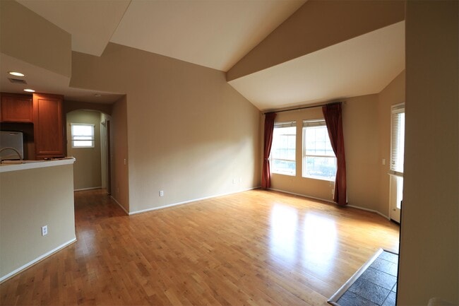 Building Photo - 16921 Meadowlark Ridge Rd