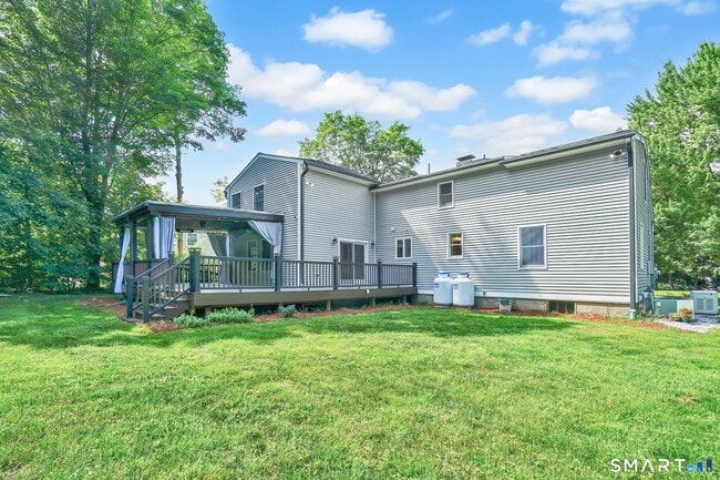 Building Photo - 228 N Granby Rd