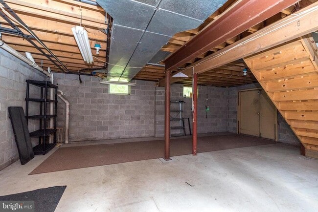 Building Photo - 171 Tabor Rd