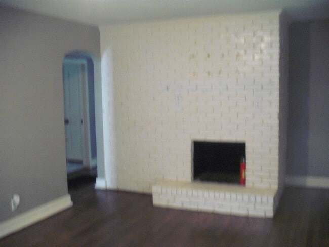 Building Photo - 206 Ivy Ave