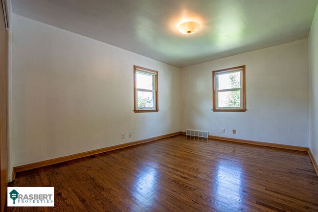 Building Photo - 5626 Miami St