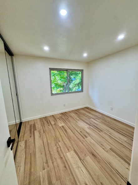 Building Photo - 6624 Bell Bluff Ave