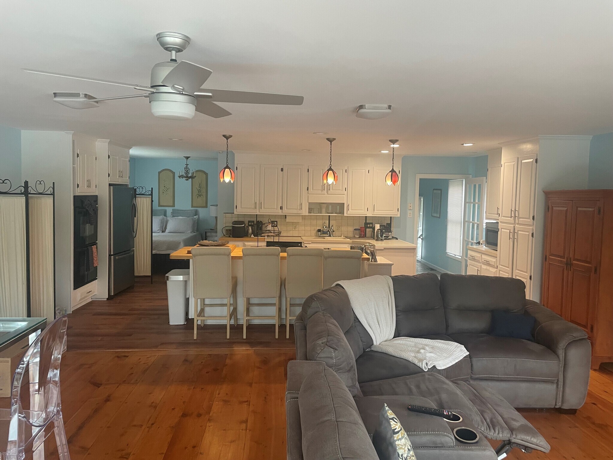 Building Photo - 129 Lakemere Dr