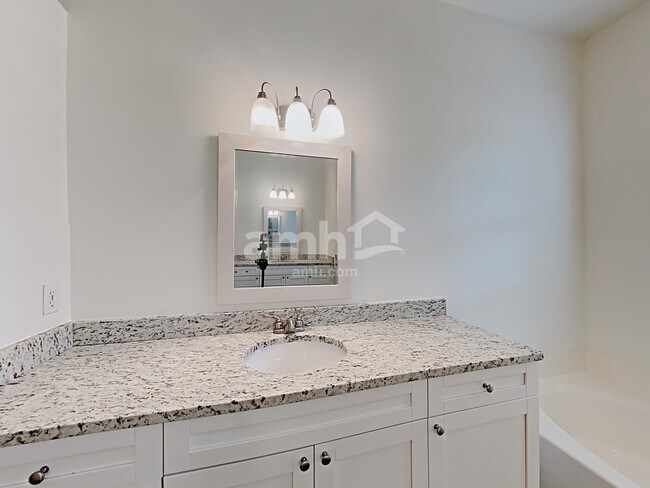 Building Photo - 2905 Empress Ct
