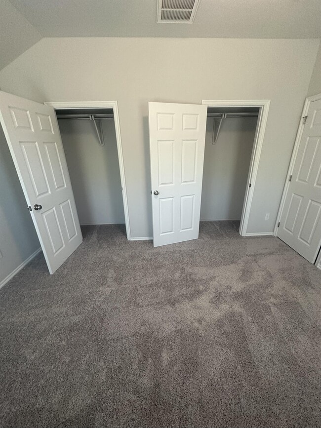 Building Photo - 1015 Ichabod Cir