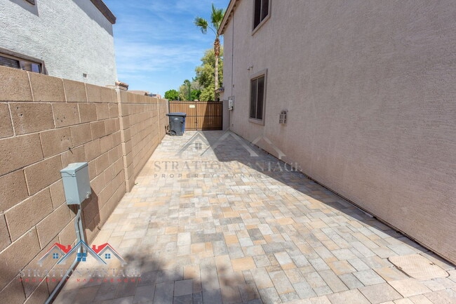 Building Photo - 14099 W Riviera Dr