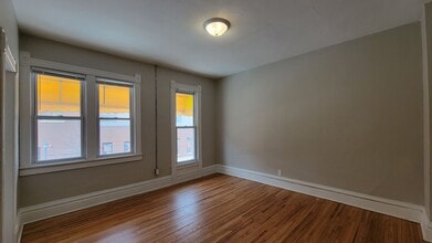 Building Photo - Vibrant Studio & 1-Bedroom Apartments in the Sought-After Whittier Neighborhood