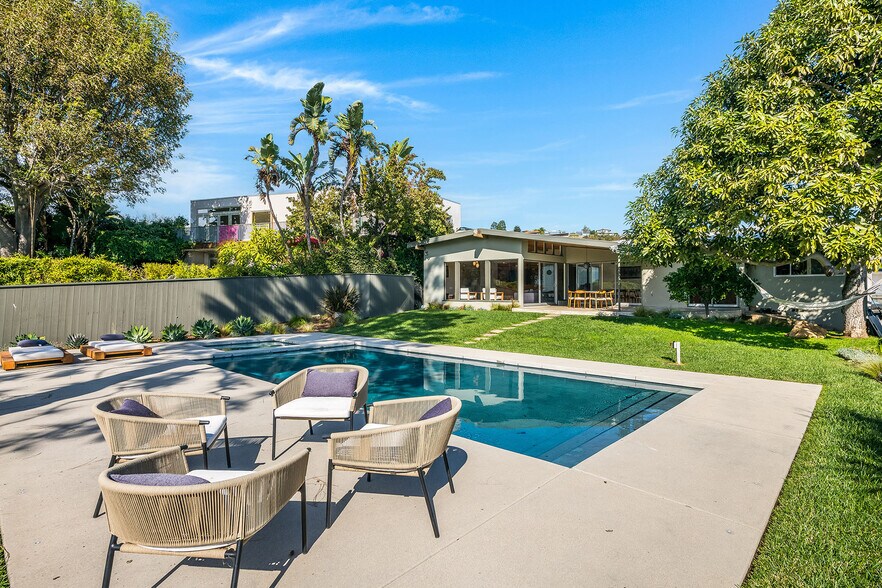 Building Photo - 2431 Carman Crest Dr