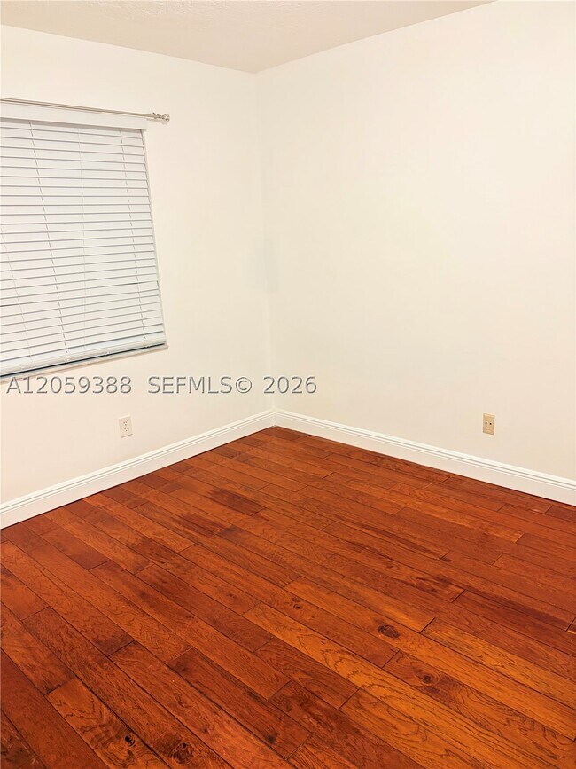 Building Photo - 1581 SW 106th Ave