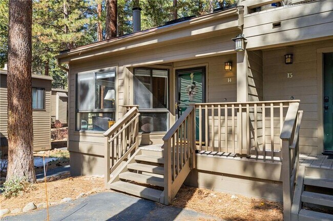 Building Photo - Great location in Incline Village