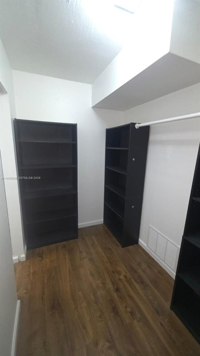 Building Photo - 2350 NE 135th St