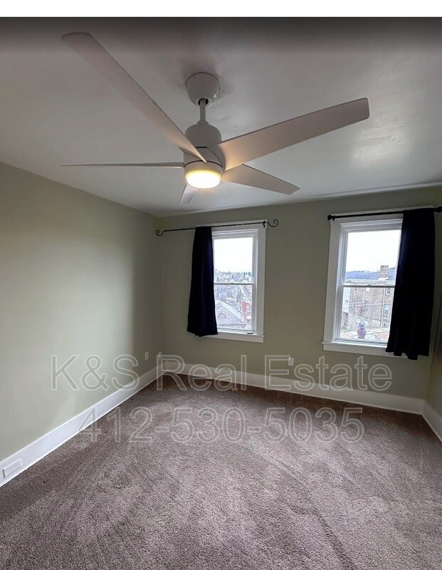 Building Photo - 418 Carl St