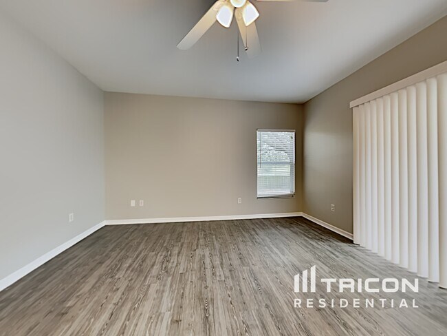 Building Photo - 5806 Tanagerlake Rd