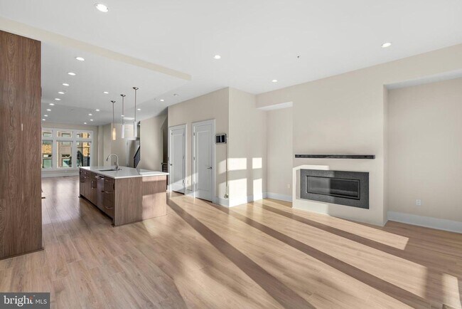 Building Photo - 158 Winsome Cir