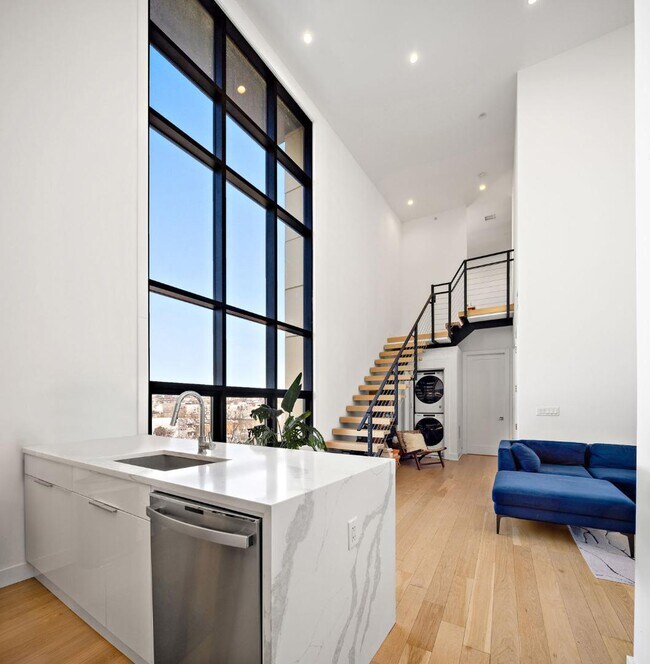 Building Photo - 6025 JFK Blvd E